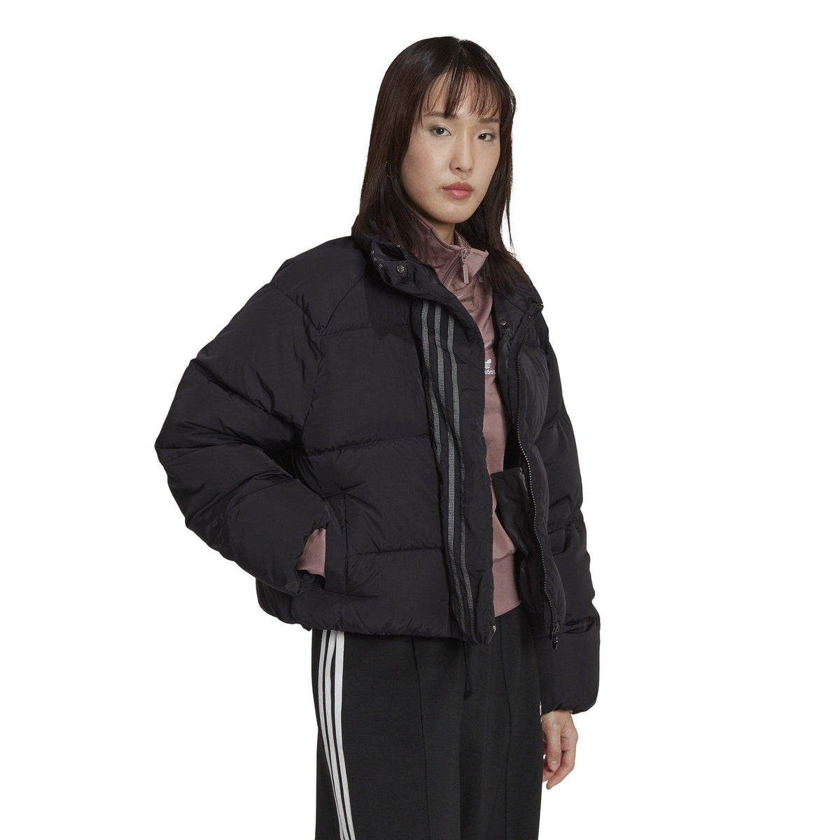 adidas Down Long Sleeve Oversized Fit Short Puffer Jacket – kurtka damska, kolor czarny – zdjęcie 4