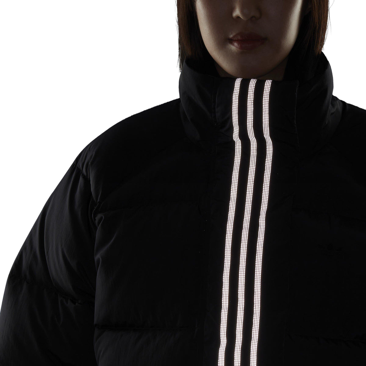 adidas Down Long Sleeve Oversized Fit Short Puffer Jacket – kurtka damska, kolor czarny – zdjęcie 5