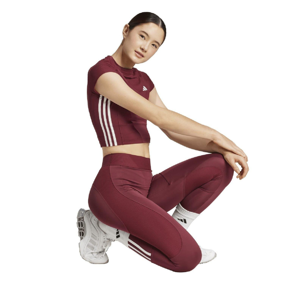 adidas Hyperglam Rib T-Shirt – t-shirt damski, kolor czerwony – zdjęcie 3