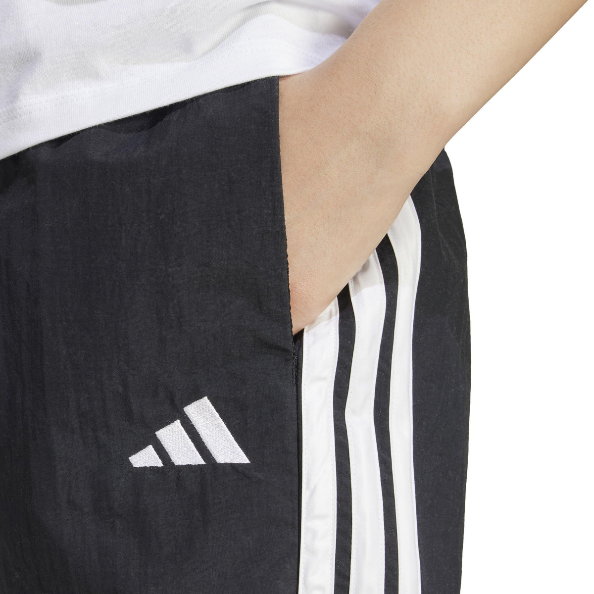 adidas Woven Tracksuit Shorts – szorty damskie, kolor czarny, biały – zdjęcie 4